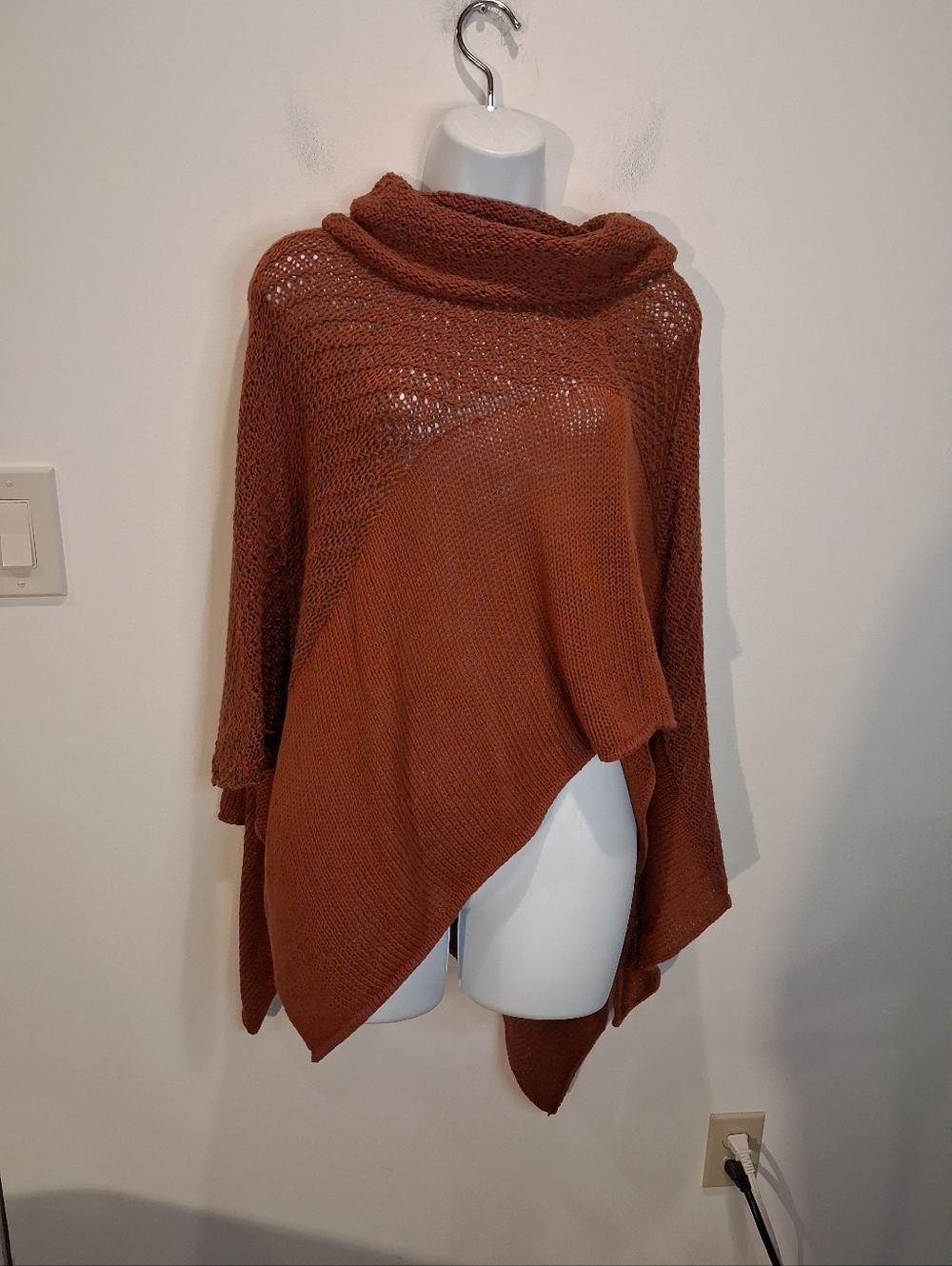 Wooden Ships Size S/M Rust Colored Cotton Blend Knit Poncho